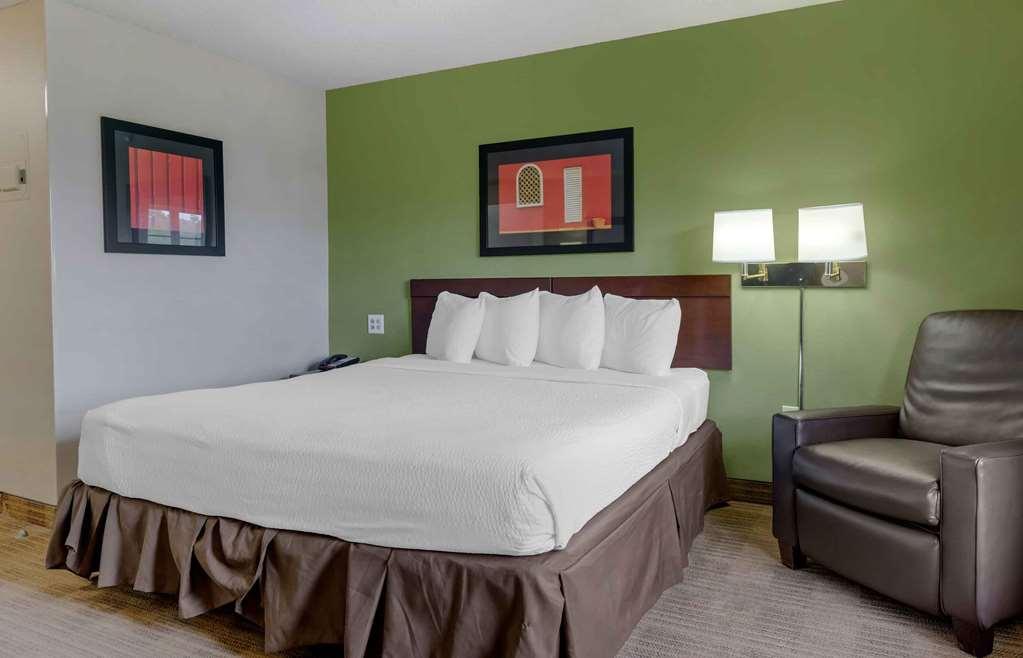 Extended Stay America Suites - Orlando - Lake Mary - 1036 Greenwood Blvd Room photo