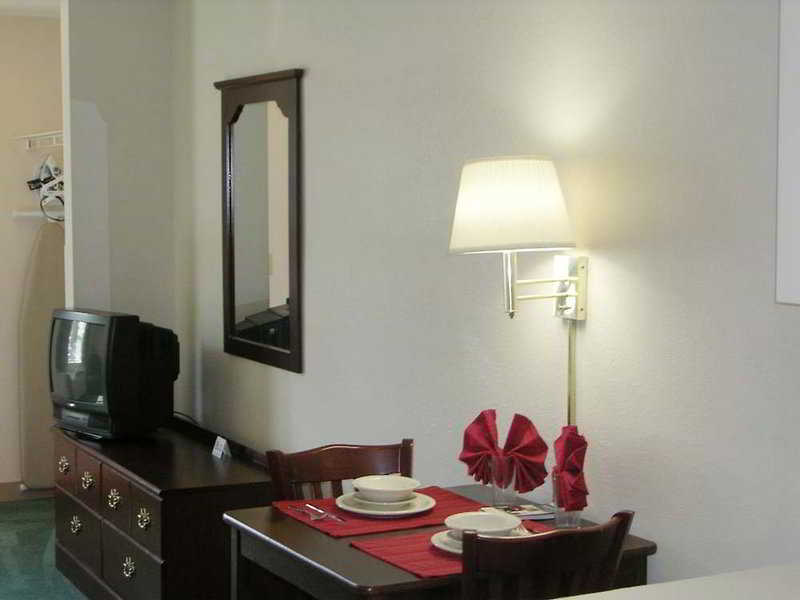 Extended Stay America Suites - Orlando - Lake Mary - 1036 Greenwood Blvd Room photo